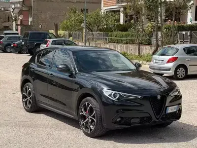Usata Alfa Romeo Stelvio Executive 210 CV (154 kW) 2017 Nero SUV
