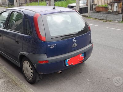 usata Opel Corsa 1200 167000Km Anno 2003