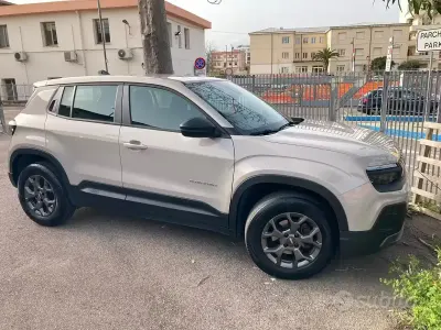 Usata Jeep Avenger 101 CV (74 kW) 2024 Grigio SUV