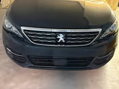 Usata Peugeot 308 150 CV (110 kW) 2019 Grigio Station wagon