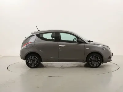 Usata Lancia Ypsilon Silver 70 CV (51 kW) 2022 Grigiogrigio Utilitaria