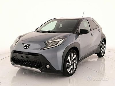 Tarragon & black Nuova 2025 Toyota Aygo X Trend SUV | 17.500 € (Buon prezzo)