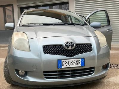 usata Toyota Yaris 1.4 d 5 porte