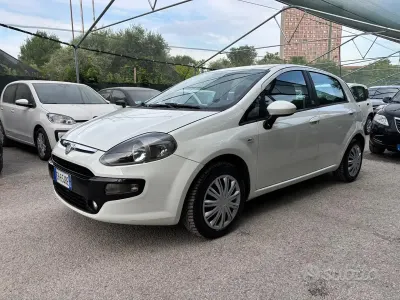 Usata Fiat Punto Evo Dynamic 69 CV (50 kW) 2011 Bianco Utilitaria