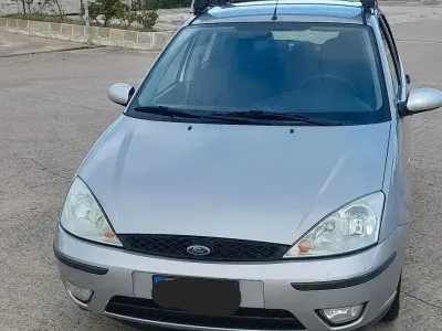 Usata Ford Focus 100 CV (73 kW) 2004 Grigio Berlina