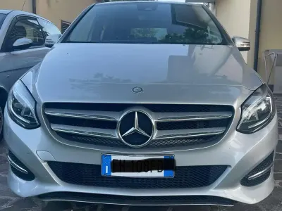 Usata Mercedes B180 Executive 109 CV (80 kW) 2017 Argento Monovolume