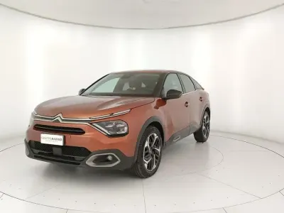 Usata Citroën C4 Shine 131 CV (96 kW) 2022 Arancione Berlina