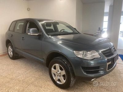 Usata VW Touareg Exclusive 174 CV (127 kW) 2008 Grigio SUV
