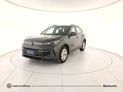 Gebraucht VW Tiguan Life 150 PS (110 kW) 2024 Grau SUV