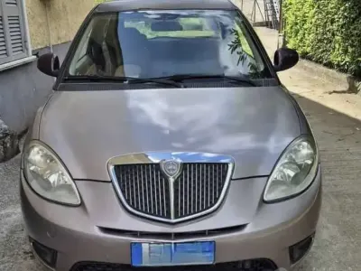Usata Lancia Ypsilon 60 CV (44 kW) 2010 Utilitaria