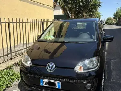 Usata VW up! Move 75 CV (55 kW) 2014 Nero Utilitaria