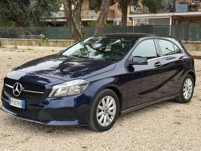 Usata Mercedes A180 Executive 109 CV (80 kW) 2018 Blu/azzurro Berlina