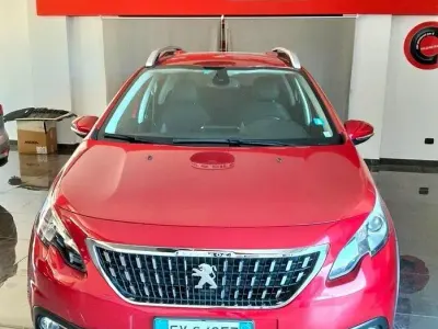 Usata Peugeot 2008 Allure 102 CV (75 kW) 2019 Rosso SUV