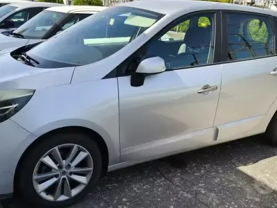 Usata Renault Scénic III 110 CV (80 kW) 2012 Grigio Monovolume