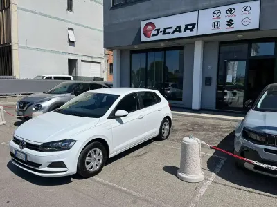 Usata VW Polo Comfortline 80 CV (58 kW) 2022 Bianco pastello Utilitaria