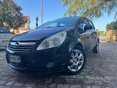 Usata Opel Corsa 80 CV (58 kW) 2009 Nero Utilitaria