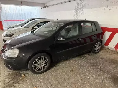 Usata VW Golf VI 105 CV (77 kW) 2008 Nero Utilitaria