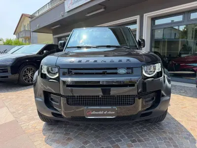 Usata Land Rover Defender S 200 CV (147 kW) 2024 Santorini black SUV