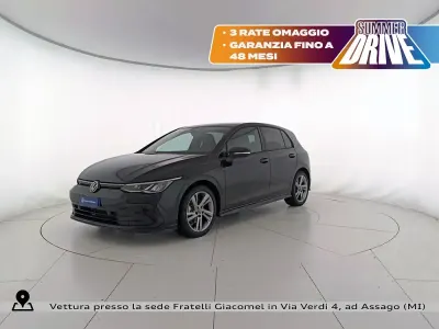 Usata VW Golf VIII R-line 131 CV (96 kW) 2024 0e grenadill black metallizzato Berlina