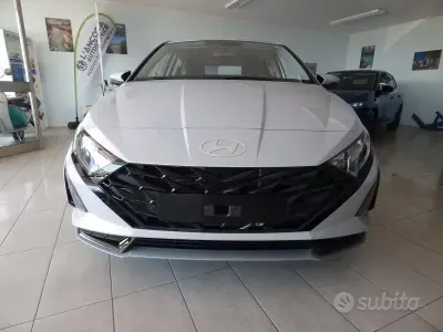Nuova Hyundai i20 100 CV (73 kW) 2026 Grigio Utilitaria
