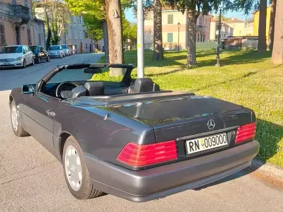 Usata Mercedes SL300 231 CV (169 kW) 1991 Nero Cabrio