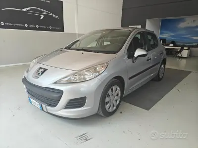 Usata Peugeot 207 73 CV (53 kW) 2010 Grigio Berlina