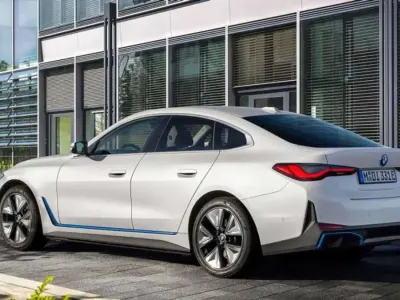 Nuova BMW i4 M Sport 105 kW (143 CV) 2025 Argento Berlina