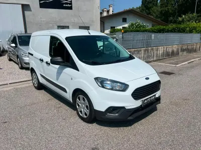 Usata Ford Transit Courier 100 CV (73 kW) 2021 Bianco Furgone