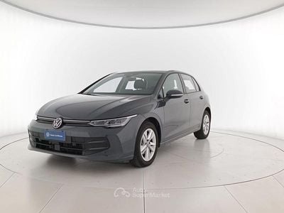 Usata VW Golf VIII Life 116 CV (85 kW) 2025 Dolphin grey metallizzato Berlina