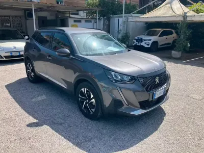 Usata Peugeot 2008 GT 131 CV (96 kW) 2022 Grigio SUV