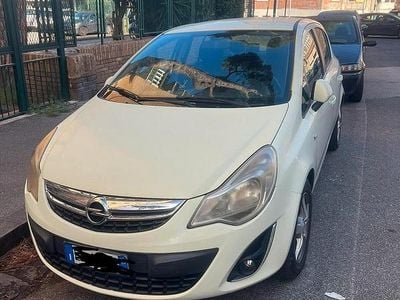 Usata Opel Corsa 54 CV (39 kW) 2012 Bianco Berlina