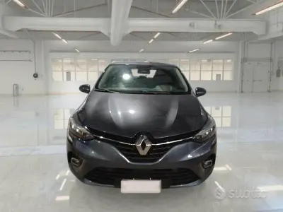 Usata Renault Clio V Business 91 CV (66 kW) 2021 Grigio Berlina