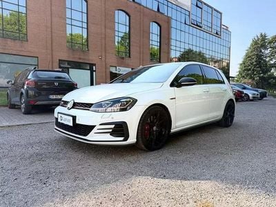 Używany VW Golf VII GTI 245 KM (180 kW) 2018 Biały Sedan/Limuzyna