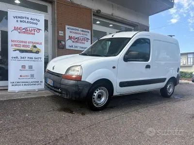 Usata Renault Kangoo 65 CV (47 kW) 2002 Bianco Monovolume