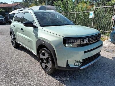 Nuova Fiat Grande Panda La Prima 110 CV (80 kW) 2025 Verde Utilitaria