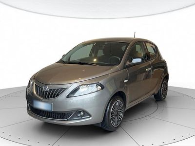 Usata Lancia Ypsilon Gold 70 CV (51 kW) 2022 Grigio Utilitaria