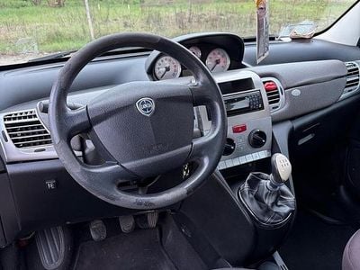 Usata Lancia Ypsilon 77 CV (56 kW) 2010 Utilitaria