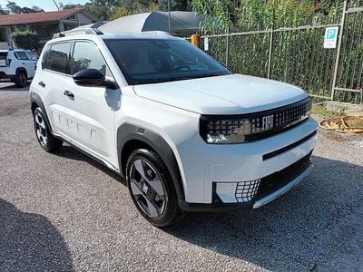 Nuova Fiat Grande Panda La Prima 110 CV (80 kW) 2025 Bianco Utilitaria