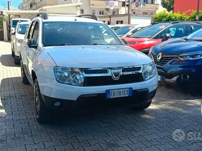 Usata Dacia Duster Lauréate 107 CV (78 kW) 2011 Bianco SUV