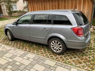 Grigio Usata 2008 Opel Astra Station wagon | 670 € (Buon prezzo)