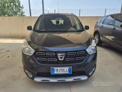 Usata Dacia Lodgy 109 CV (80 kW) 2018 Blu Monovolume
