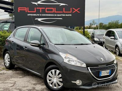 Usata Peugeot 208 Access 68 CV (50 kW) 2014 Verde Utilitaria