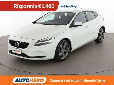 Usata Volvo V40 Plus 122 CV (89 kW) 2019 Bianco Station wagon