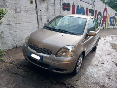 usata Toyota Yaris 1.0i 16V cat 5 porte '03