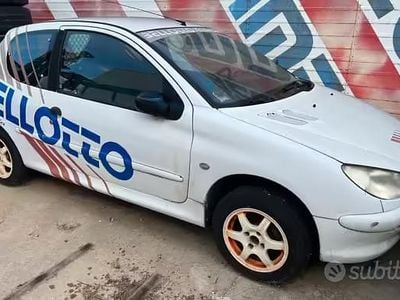 Usata Peugeot 206 69 CV (50 kW) 2001 Bianco Berlina