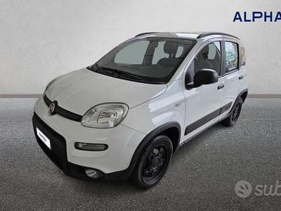 Usata Fiat Panda 4x4 S 85 CV (62 kW) 2020 Bianco Utilitaria