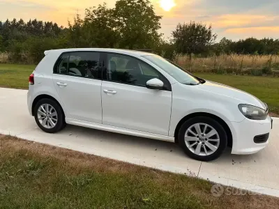 Usata VW Golf VI Edition 105 CV (77 kW) 2011 Bianco Utilitaria