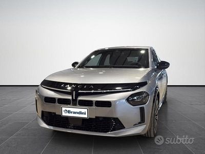 Usata Lancia Ypsilon 101 CV (74 kW) 2024 Vernice grigio granito Utilitaria