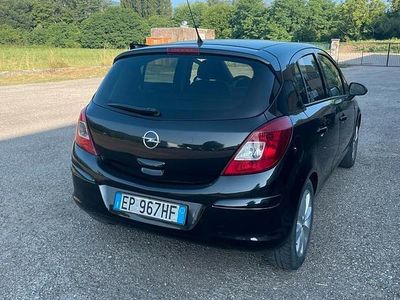 Usata Opel Corsa 75 CV (55 kW) 2012 Nero Utilitaria