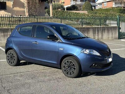 Usata Lancia Ypsilon Silver 69 CV (50 kW) 2023 Blu/azzurro Utilitaria